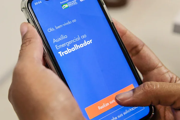 Aplicativo da Caixa: auxílio emergencial foi pago indevidamente a quem não se enquadra nos requisitos para receber o benefício (Marcello Casal Jr/Agência Brasil)