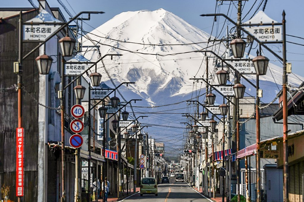 Japão limitará pela 1ª vez visitas ao Monte Fuji