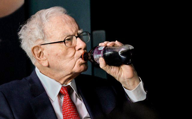 Warren Buffett: bilionário é conhecido por ter uma dieta "de uma criança de seis anos." (Rick Wilking/Reuters)