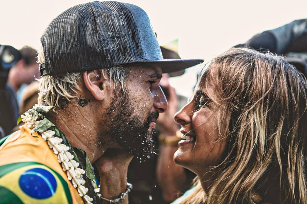 Quem é Ananda Marçal, esposa do surfista FIlipe Toledo