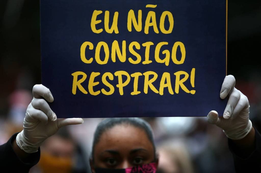 Caso George Floyd leva a pedidos por mudanças na ação da PM no Brasil