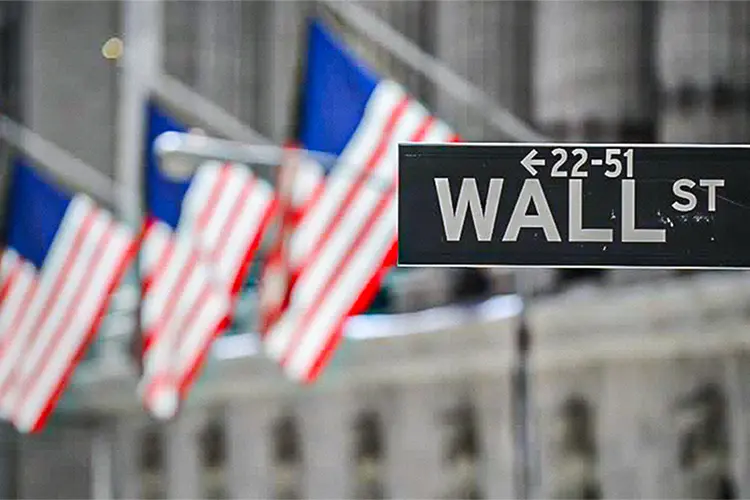 Wall Strett: no meio da tarde, enquanto a bolsa de valores dos Estados Unidos, ainda não tinha fechado, o presidente Donald Trump comemorou a subida dos índices (Shutterstock/Shutterstock)