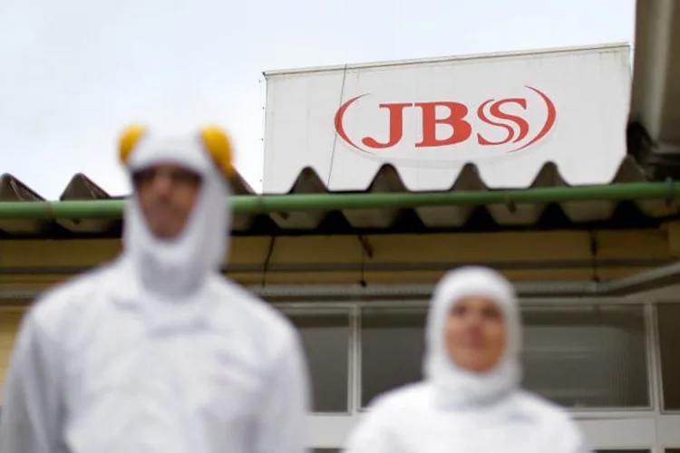 JBS: fábricas do frigorífico brasileiro precisaram ser interditadas por casos de coronavírus entre funcionários (Ueslei Marcelino/Reuters)
