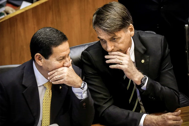 TSE: o ministro Luis Felipe Salomão disse que é preciso prestar contas à sociedade e julgar "o quanto antes" as ações que investigam a campanha de Jair Bolsonaro à Presidência em 2018 (Adriano Machado/Reuters)