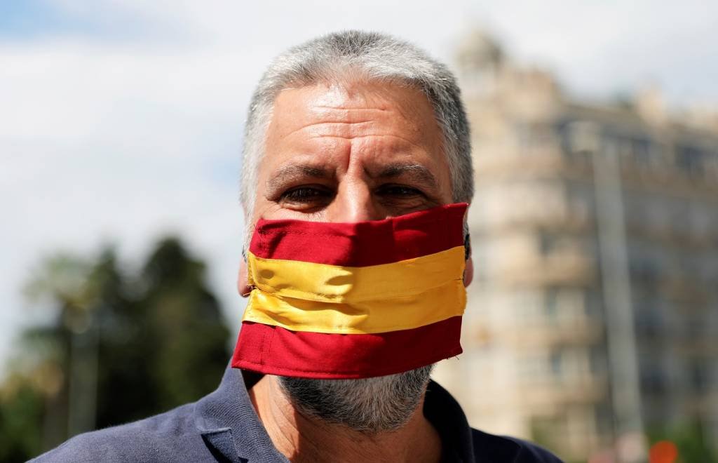 Fim de semana na Espanha começa sem a exigência de máscaras