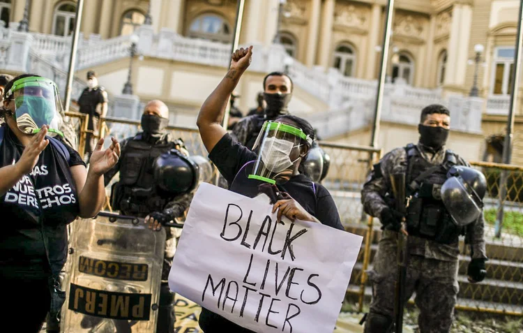 Coronavírus: protestos deste domingo fortalecem a oposição ao governo Bolsonaro? (Pilar Olivares/Reuters)