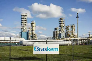 Imagem referente à matéria: Braskem cai 13% após Adnoc desistir de negociação para comprar Braskem