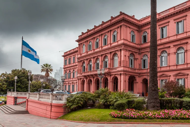 Casa Rosada, sede do poder executivo na Argentina: país adota tom duro em comunicado aos credores (Anton Petrus/Reuters Business)