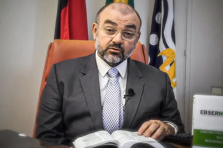 Governo nomeia farmacêutico Arnaldo Correia de Medeiros, indicado do PL, para secretaria no Ministério da Saúde (Youtube/Reprodução)