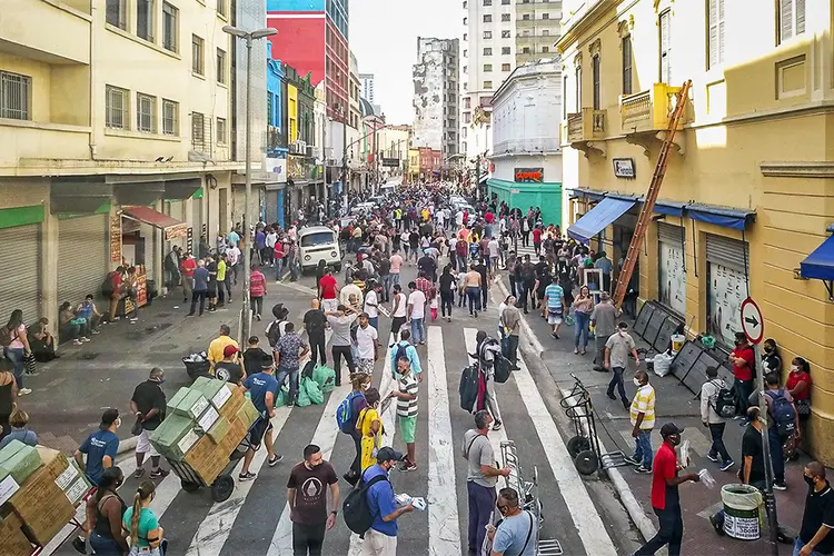 Rua 25 de março: comércio de rua da capital está autorizado a funcionar desde o dia 10 de junho. (Eduardo Frazão/Exame)
