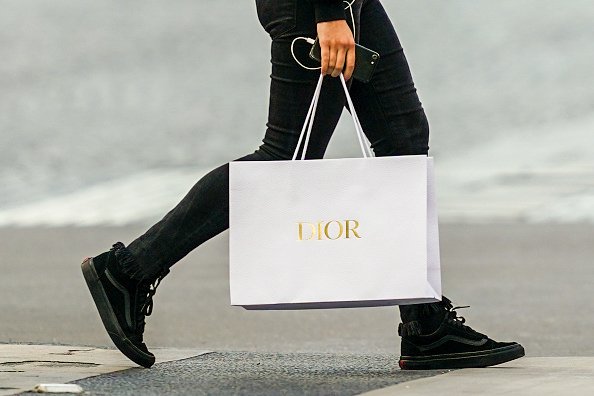 Gucci, Fendi e Dior: leilão de bolsas de grife tem opções a partir de R$ 150