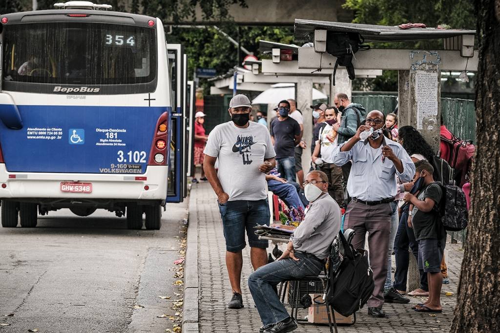 Juiz restabelece gratuidade a idosos entre 60 e 65 anos no transporte de SP