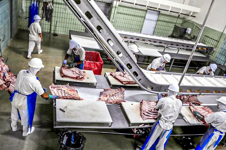 Frigoríficos no Brasil: a China é o maior comprador de carne suína, bovina e de frango do país (Paulo Whitaker/Reuters)