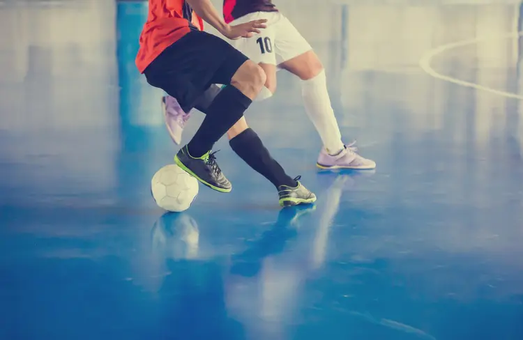 Futsal: enquanto a temporada 2020 não inicia, a TV Brasil exibe aos domingos, a partir das 11h, confrontos marcantes da edição 2019 da Liga Nacional de Futsal (Koonsiri Boonnak/Getty Images)