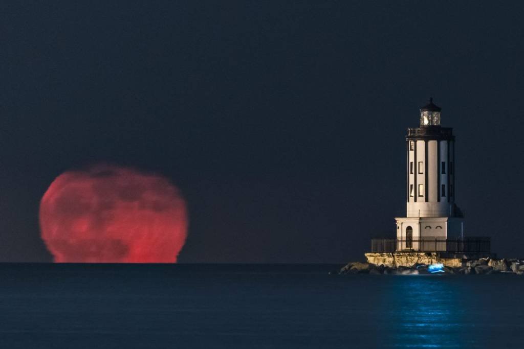 "Lua de Morango" e eclipse penumbral acontecem nesta sexta-feira