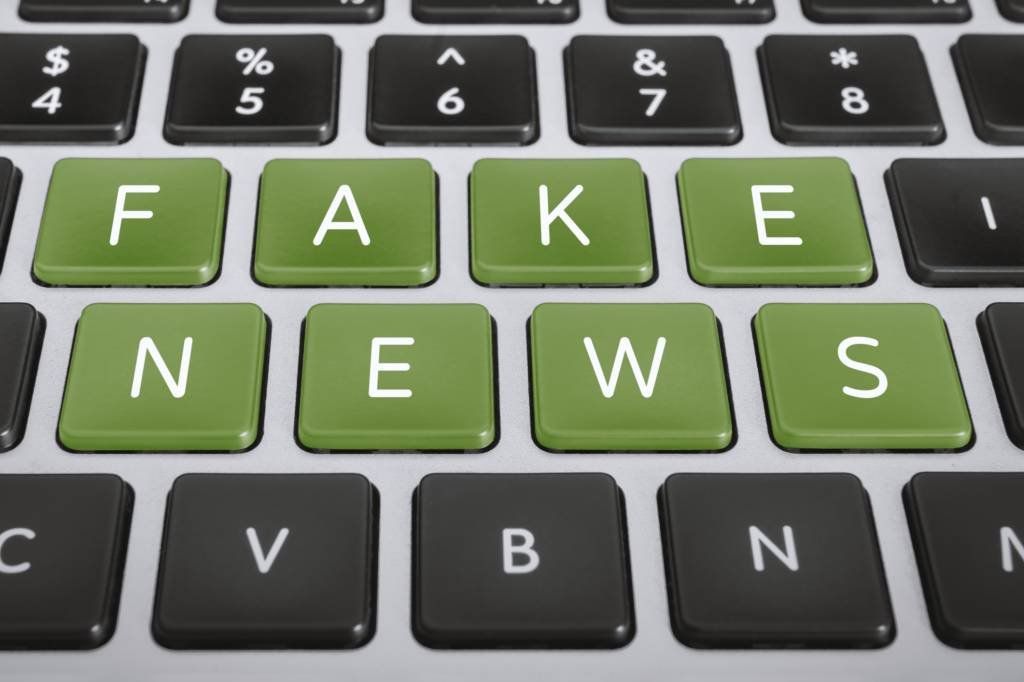 Fake news: conteúdo falso se tornou um problema da sociedade contemporânea (Constantine Johnny/Getty Images)