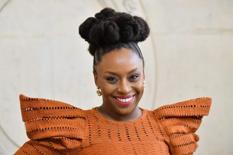 Chimamanda Ngozi Adichie (Stephane Cardinale - Corbis / Colaborador/Getty Images)