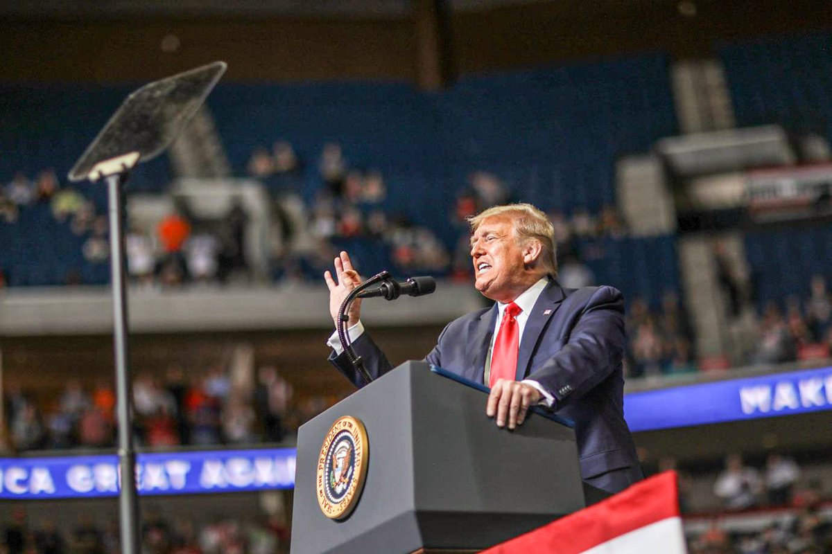 Republicanos iniciam convenção em busca de uma virada para Trump