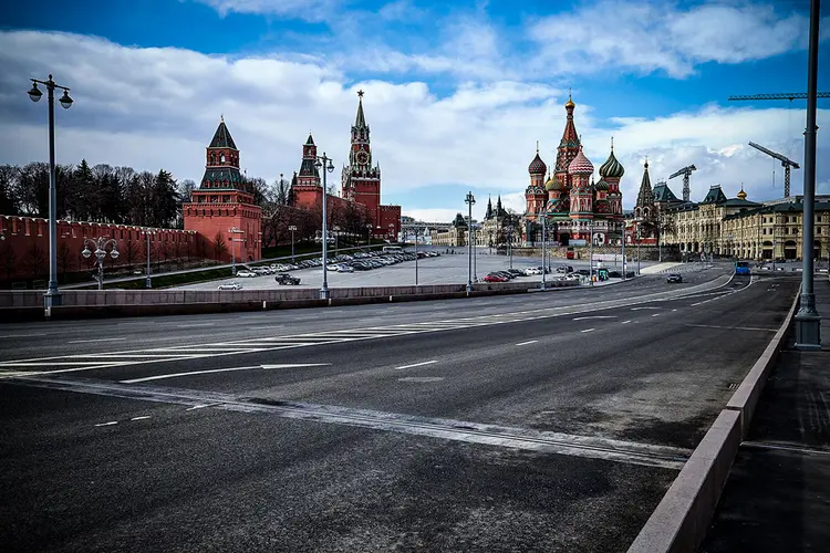 A avenida em Moscou, com a catedral de São Basílio ao fundo. (Prefeitura de Moscou/Divulgação)