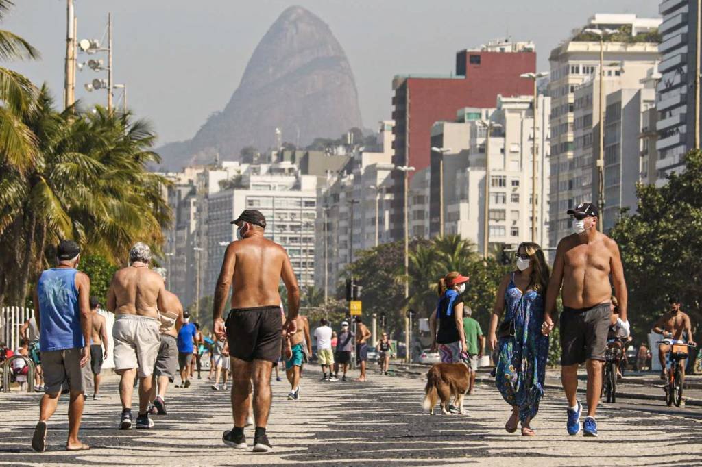 MP quer interromper flexibilização no Rio e multar Crivella por iniciativa