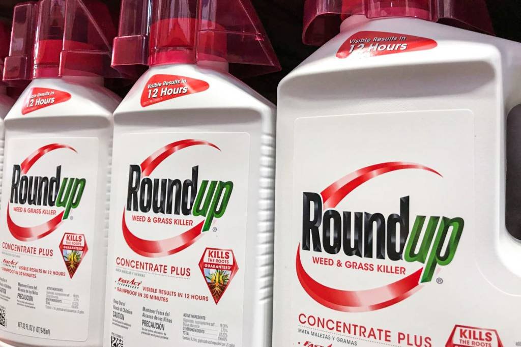 Roundup: Bayer tem diversos processos abertos sobre ação cancerígena dos pesticidas (Mike Blake/Reuters Business)