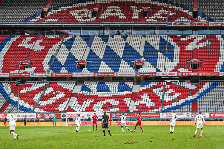 Futebol: jogos sem torcida serão comuns na retomada das partidas (Andreas Gebert/Pool/Reuters Brazil)