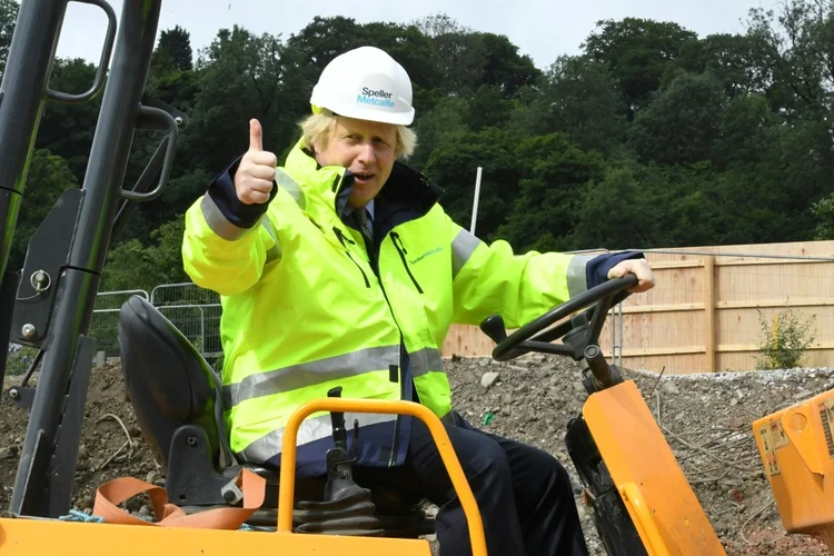 Reino Unido: Johnson quer acelerar o investimento em infraestrutura e reduzir as regras de planejamento (afp/AFP)