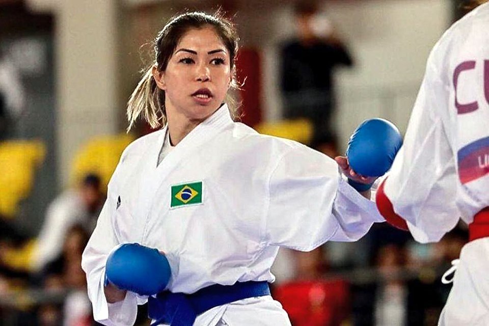 Por Olimpíada, carateca treina com atletas do taekwondo