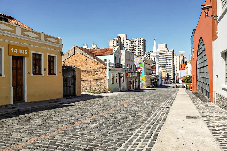 Centro Histórico de Curitiba: capital voltou a  fechar bares após registrar aglomerações. (Pedro Ribas/SMCS/Divulgação)