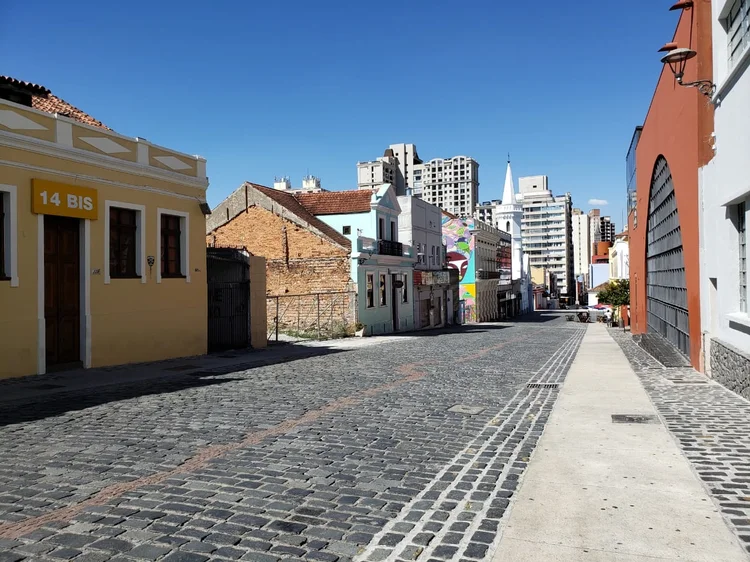 Centro Histórico de Curitiba: capital voltou a  fechar bares após registrar aglomerações. (Pedro Ribas/SMCS/Divulgação)