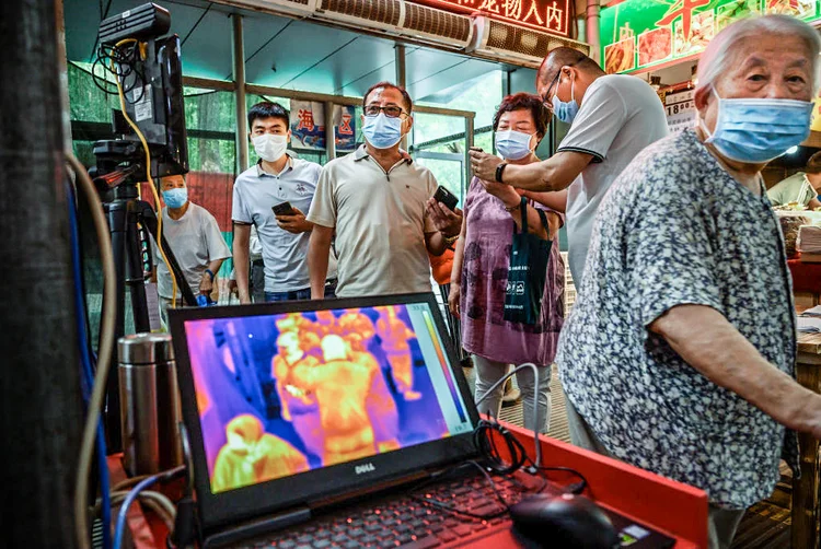 Covid-19: China registra 25 casos em 24h e revela genoma do coronavírus (Kevin Frayer/Getty Images)