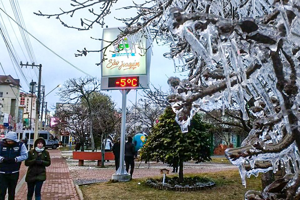 Dia frio em São Joaquim, em Santa Catarina: um sujeito transido de frio está impregnado de frio (Mycchel Hudsonn Legnaghi / São Joaquim Online/Divulgação)