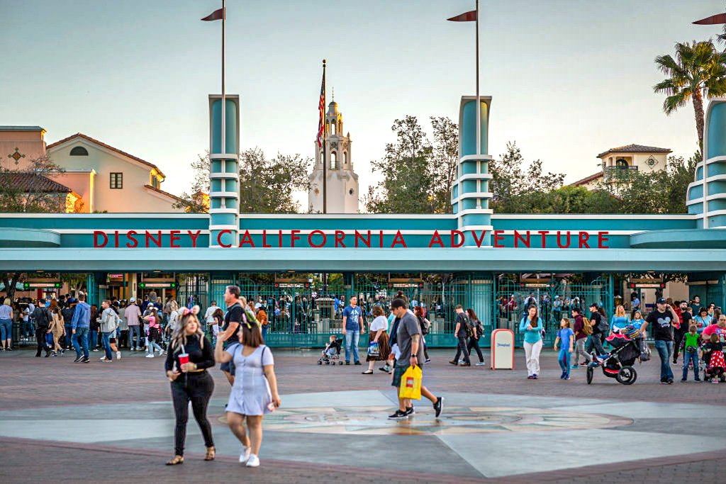 Disney adia reabertura na Califórnia por aumento de casos de covid-19