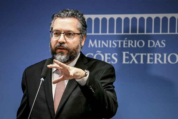 Ernesto Araújo: "Aparentemente há falta de independência da OMS, falta de transparência e, sobretudo, coerência em orientações sobre aspectos essenciais" (Wilson Dias/Agência Brasil/Reuters)