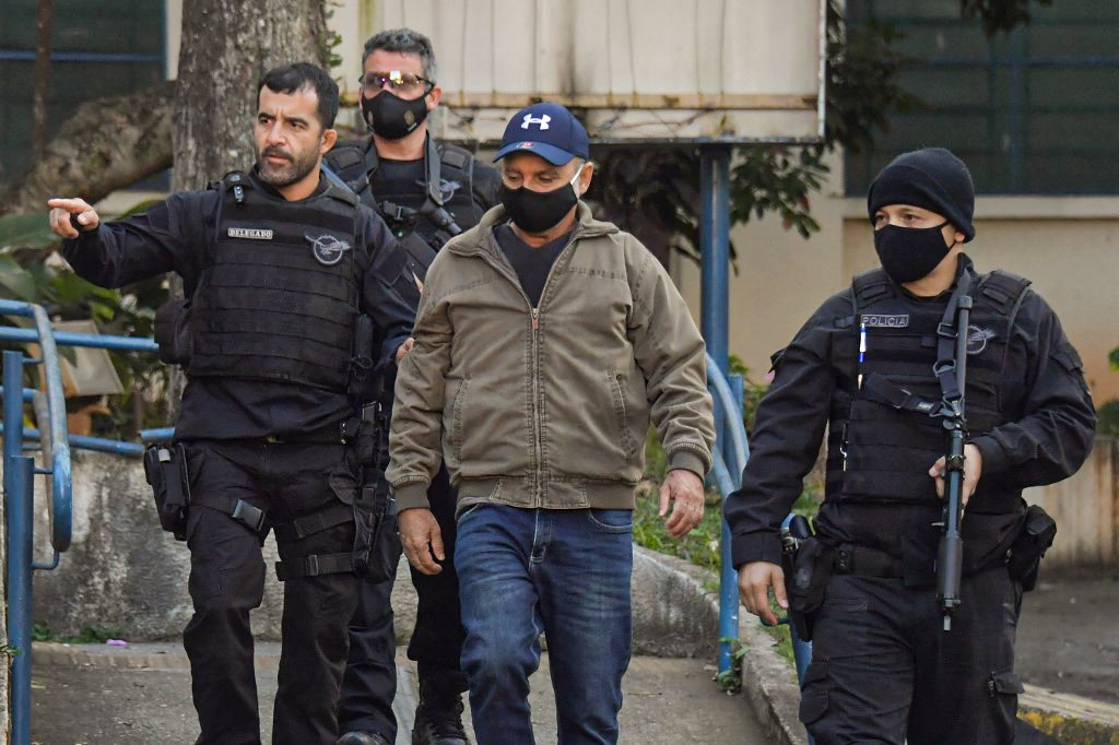 Queiroz: a defesa de Queiroz solicitou a substituição da prisão preventiva pelo regime domiciliar alegando motivos de saúde (Nelson Almeida/AFP)