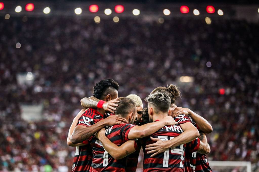 Em meio à pandemia, futebol retorna com Flamengo e Bangu