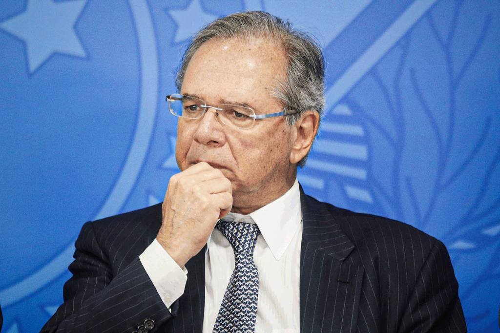Paulo Guedes: ministro se viu no epicentro econômico da covid-19 (Andre Coelho/Bloomberg)