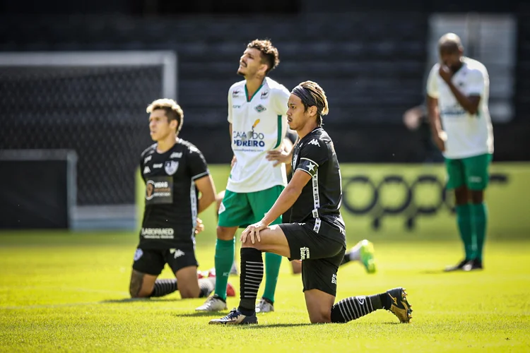 Botafogo: equipe do astro Honda venceu por 6 a 2 em tarde marcada por protestos (Ricardo Moraes/Reuters)