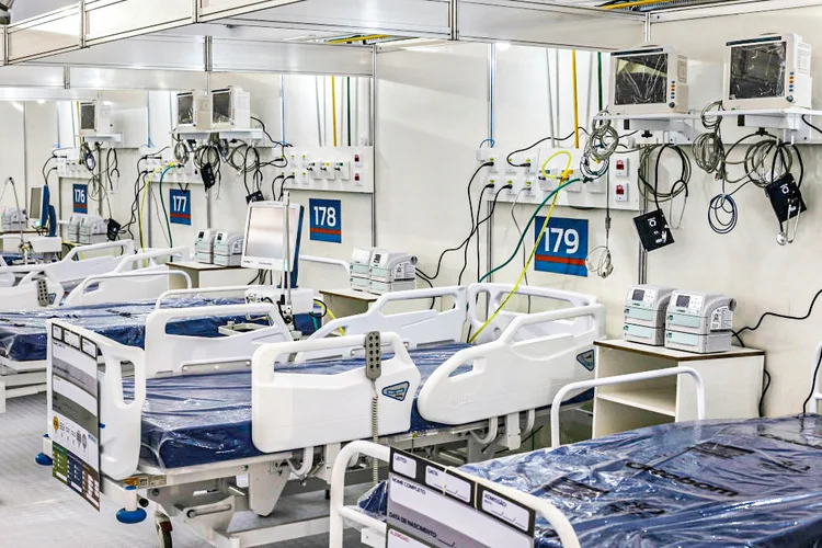 Coronavírus: atualmente o Brasil tem 34 mil leitos para atender pacientes com covid-19 (Luis Alvarenga/Getty Images)