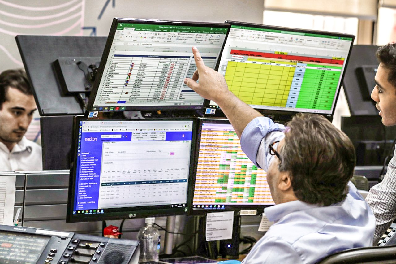 Itaú, Bradesco, B3: Setor financeiro lidera rali do Ibovespa, que sobe 20% em dólar desde abril