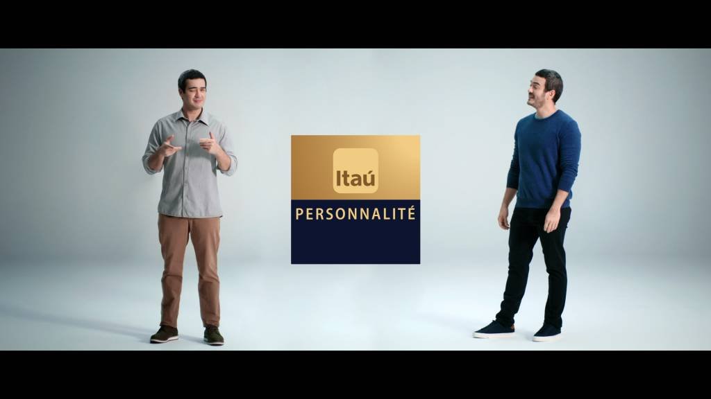 Cena de campanha de marketing lançada pelo Itaú que provoca XP, na qual tem 46% do capital (Youtube/Reprodução)