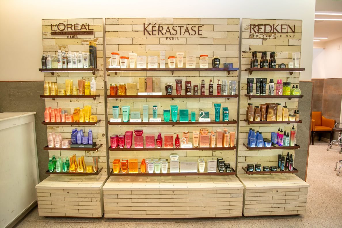 Kering, dona da Gucci, negocia a venda da divisão de beleza da L’Oréal