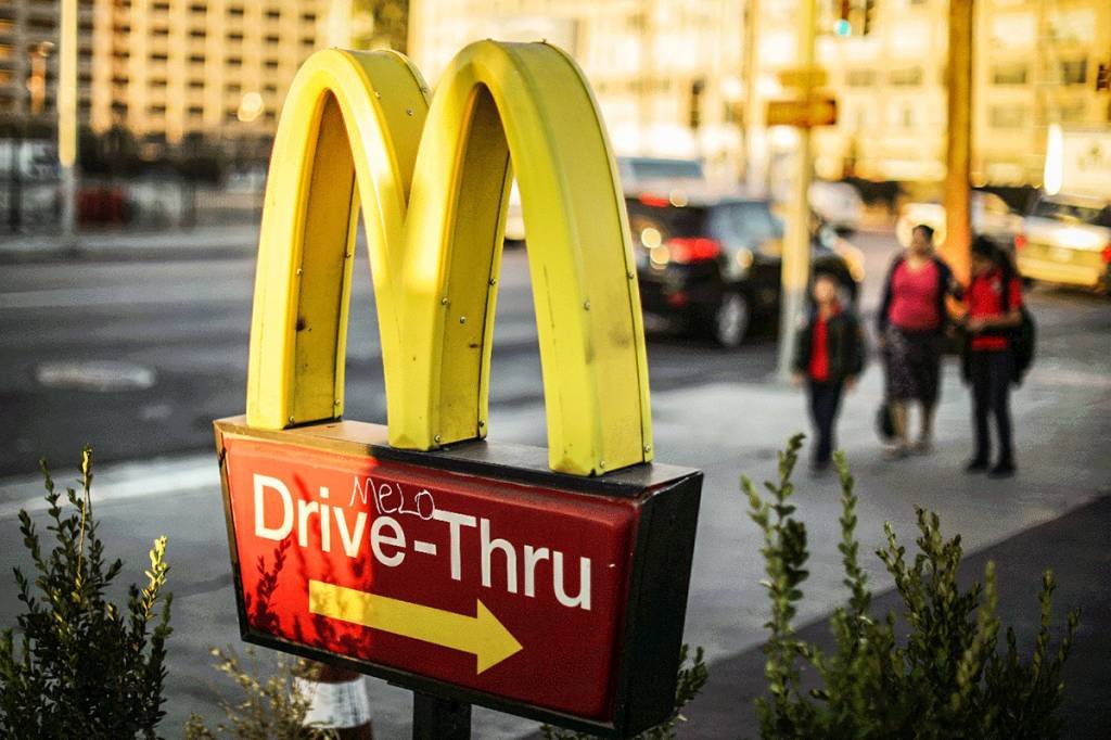 Drive-Thru do McDonalds: pior unidade da franquia fica no Canadá (Lucy Nicholson/Reuters)