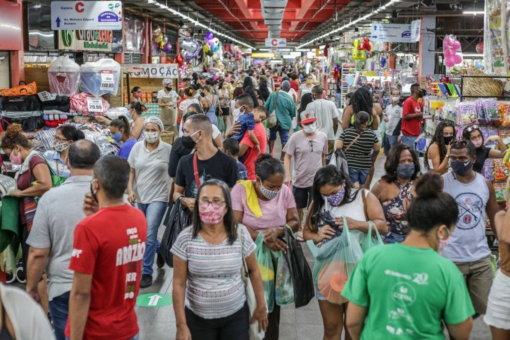 Brasil registra 1.022 mortes por covid-19 e se aproxima de 50 mil óbitos