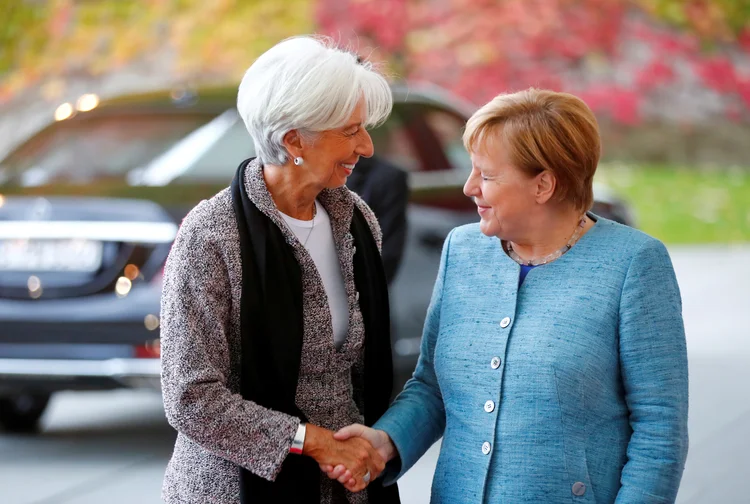 Angela Merkel recebe Christine Lagarde em Berlim em outubro de 2018 (Hannibal Hanschke/Reuters)