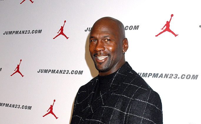 Michael Jordan e Nike doam 100 milhões de dólares para a comunidade negra