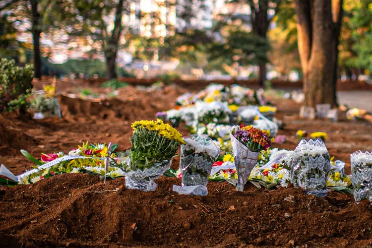 Aumento: São Paulo registrou 327 mortes em um dia, o maior número desde o começo da pandemia. (Jonne Roriz/Bloomberg/Getty Images)