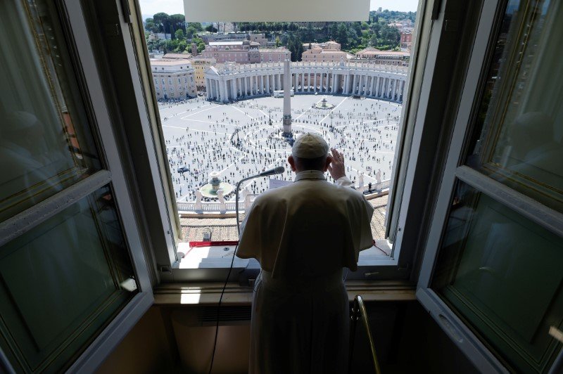 Contra corrupção, papa Francisco aprova lei sobre licitações do Vaticano