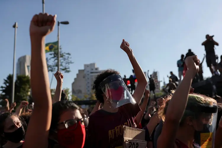 Protesto em São Paulo: apesar da pandemia, cidades do Brasil tiveram manifestações contra o governo  (Amanda Perobelli/Reuters)