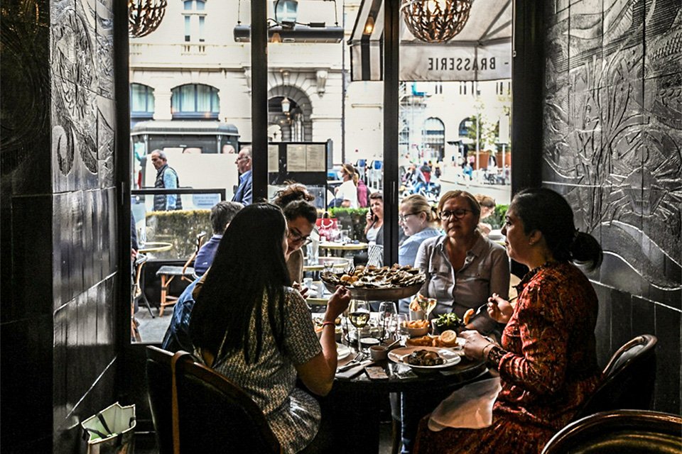 A cidade de SP pode reabrir bares e restaurantes. É a hora?